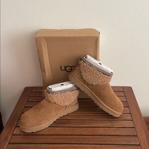 UGG Classic Ultra Mini Maxi Curly Booties Chestnut USA Women Size 9/UK 7/EU 40